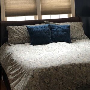 Pottery Barn King size duvet with two king size shams.